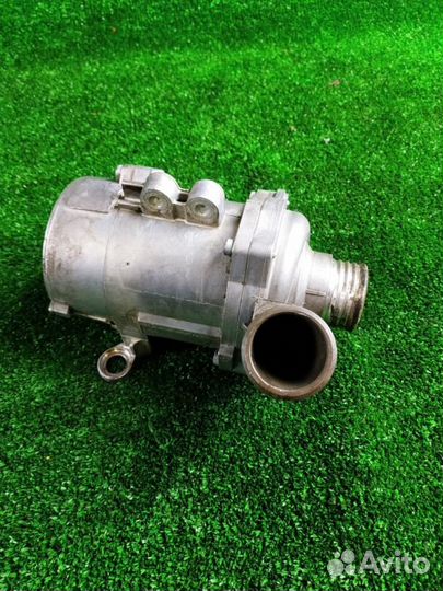 Помпа водяная Bmw 330I E90 N52