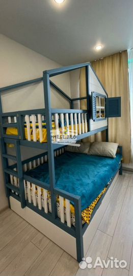 Детская двухъярусная кровать