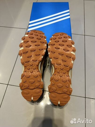 Кроссовки коллаб adidas & end superturf