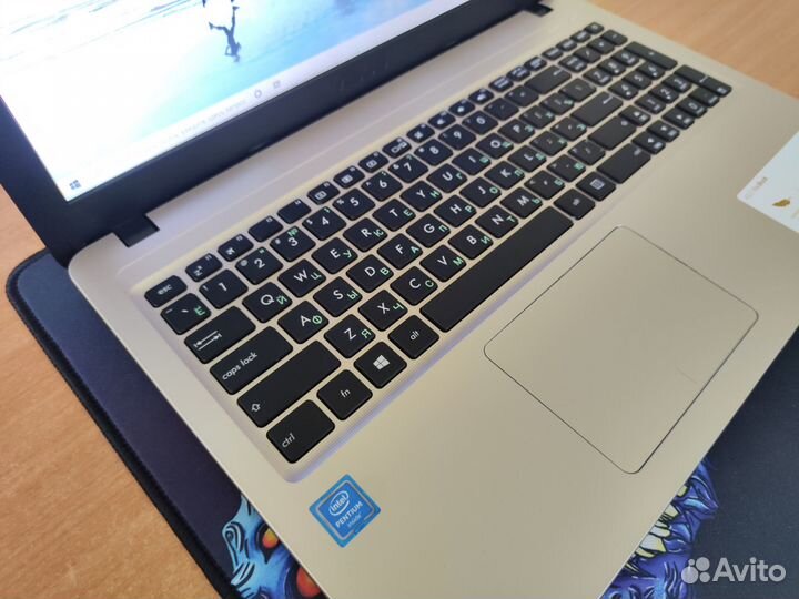 Ноутбук Asus / 4 ядра / как новый / ssd