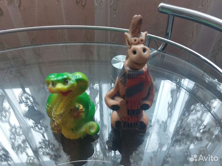 Статуэтки и копилки, разные