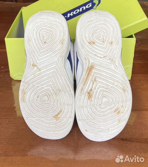 Кроссовки для девочки 28