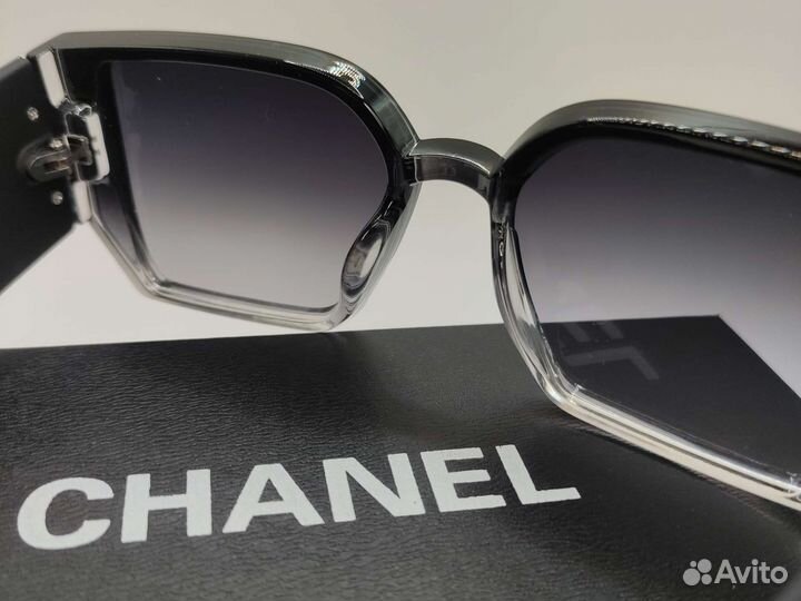 Солнцезащитные очки Chanel