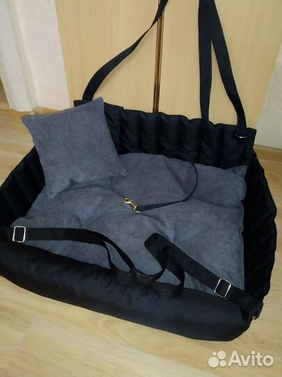 Автокресло для животных