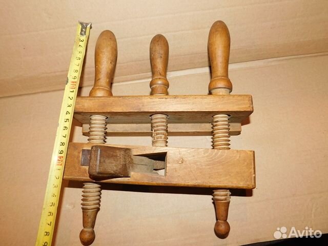 Старинный, эмалированный чугунный чугунок с крышко