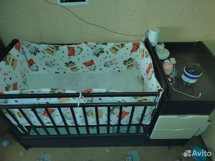 Детская кроватка трансформер с маятником и комодом