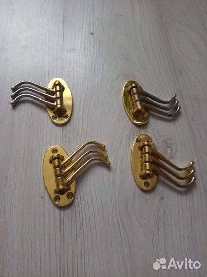 Крючки для одежды