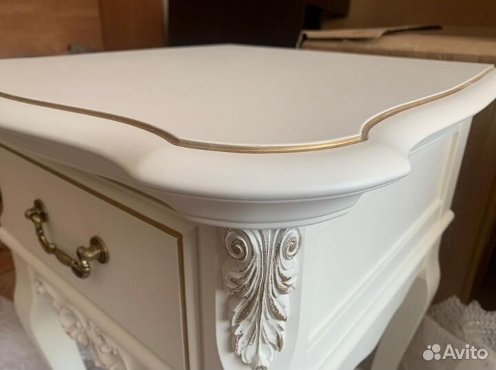 Тумба прикроватная из массива бука, эмаль Прованс