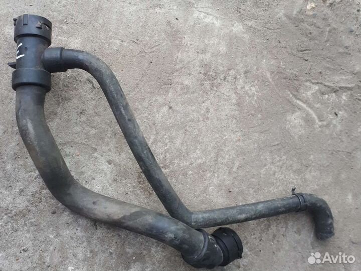 Нижний патрубок радиатора фольксваген пассат б5+