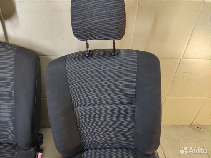 Сиденья передние Renault Sandero 1 (BS11) 2011