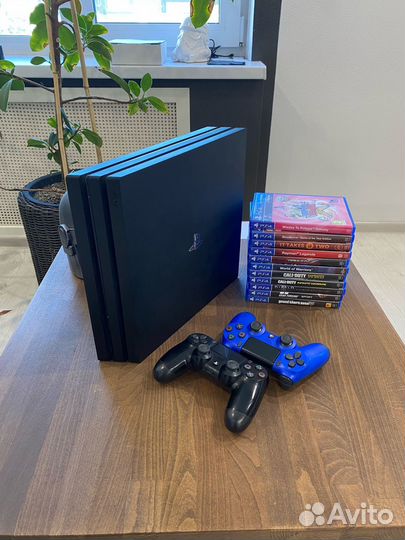 Sony ps4 pro 1tb - состояние новой с играми