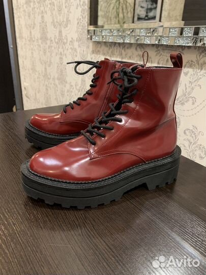 Осенние ботинки Stradivarius