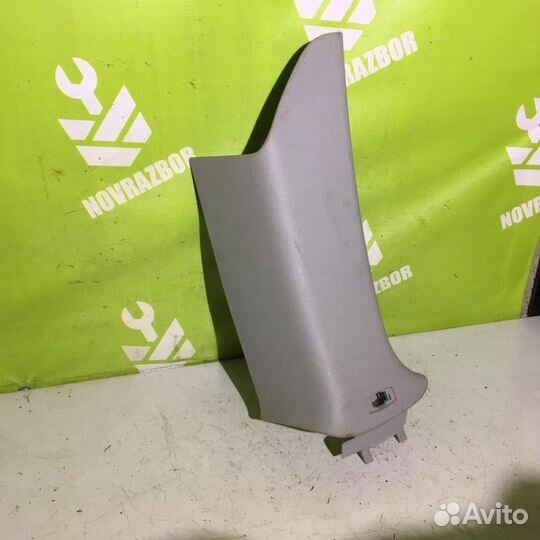 Обшивка стойки Шкода Йети