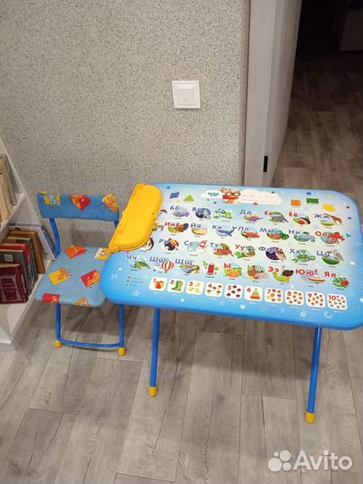 Детский стол и стул