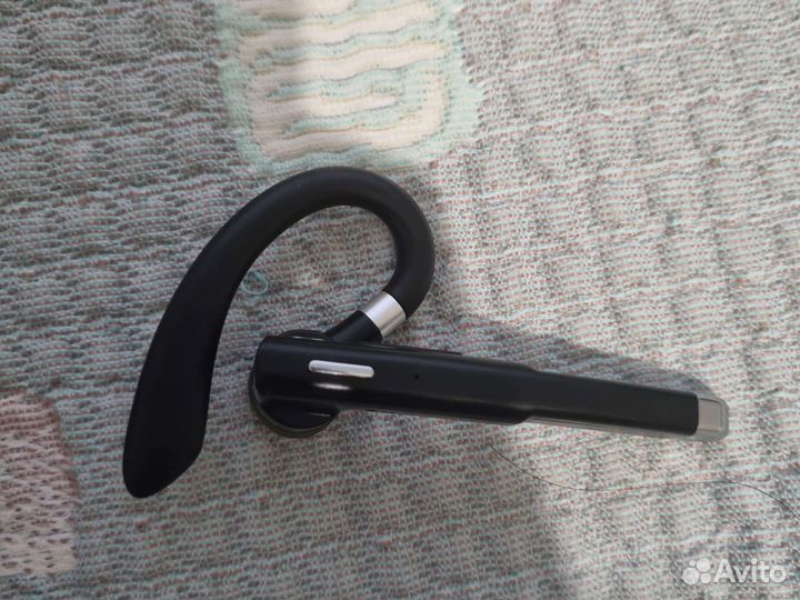 Продам отличную bluetooth гарнитуру