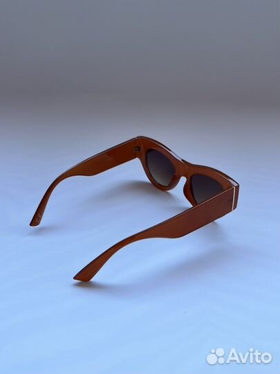 Солнцезащитные очки женские Mango