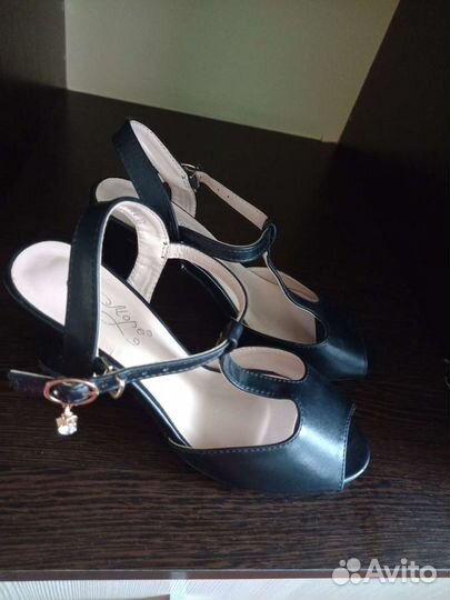 Босоножки женские 37 размер