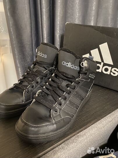 Кроссовки adidas утепленные