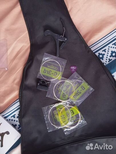 Акустическая гитара