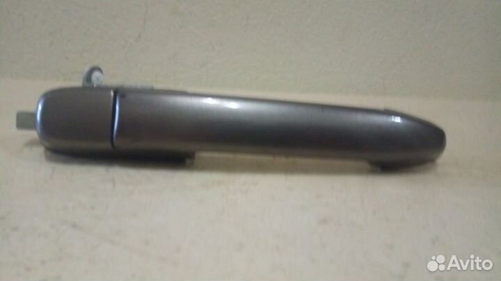 Продаю ручку двери на LADA калину б/у