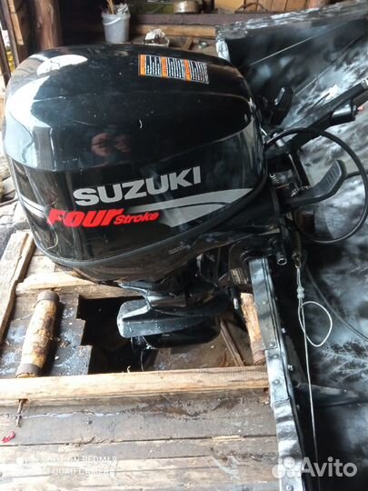 Лодочный мотор Suzuki 25