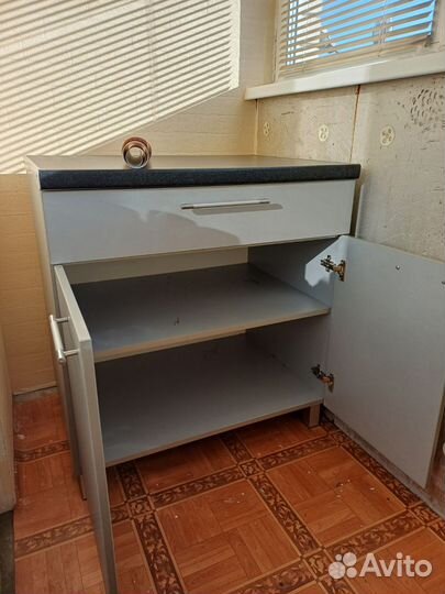 Стол шкаф кухонный