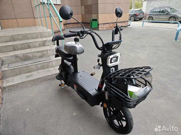 Скутер с педалями электрический 500W