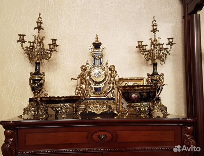 Часы и подсвечники кобальт бронза новые,вазы,столы