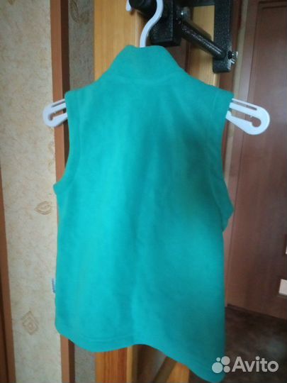 Продам жилет флисовый детский