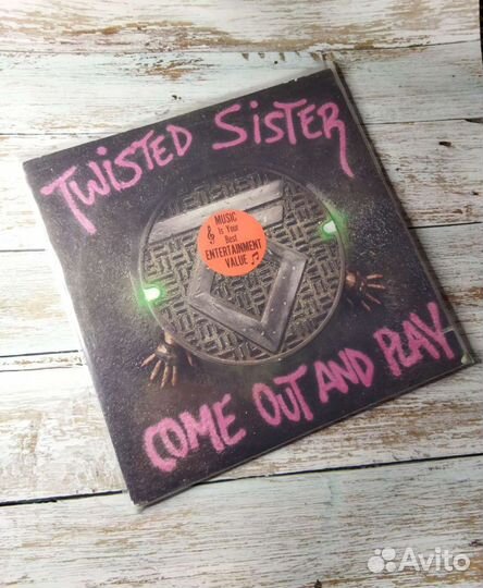 Винил Twisted Sister - Come Out and Play VG+