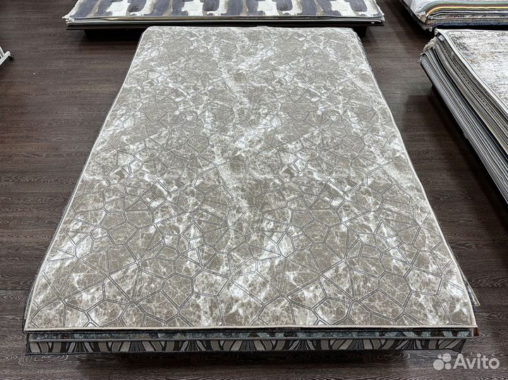 Палас новый 200*300