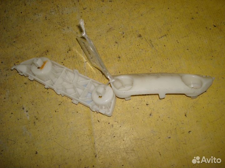 Крепление бампера Nissan March K13 (Переднее)