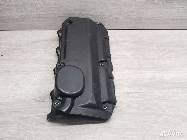 Крышка двигателя Mercedes Vito W639