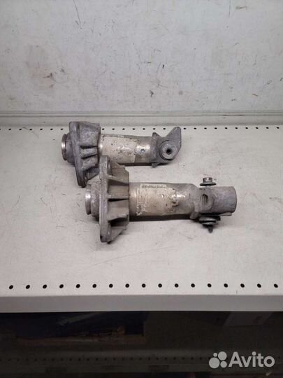 Кронштейн переднего бампера Audi A4 B6