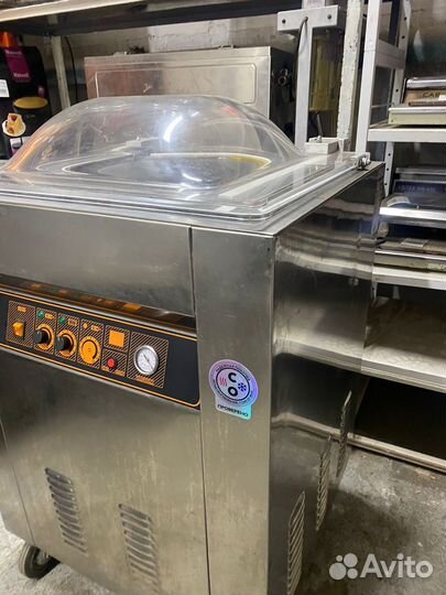 Холодильный шкаф