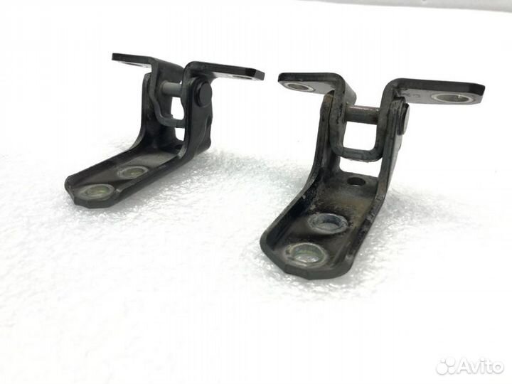 Петля двери передняя правая Mitsubishi Lancer 10