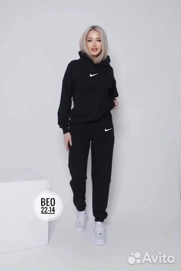 Спортивный костюм женский nike