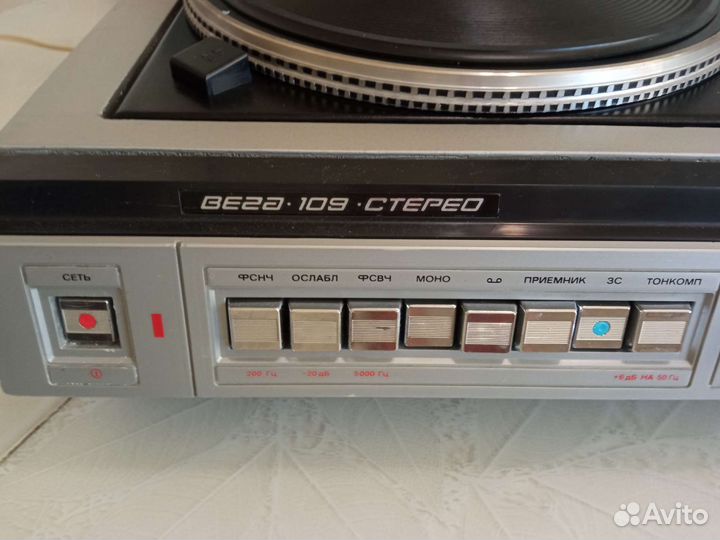 Проигрыватель винила Вега 109