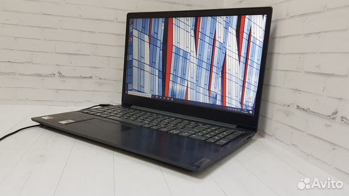 Мощный ноутбук Lenovo 15.6