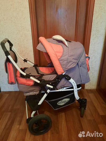 Коляска-трансформер в идеальном состоянии