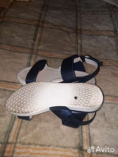 Босоножки для девочки 34-35