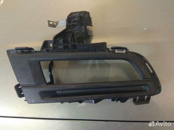 Накладка противотуманной фары Мазда 3