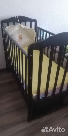 Детская кроватка