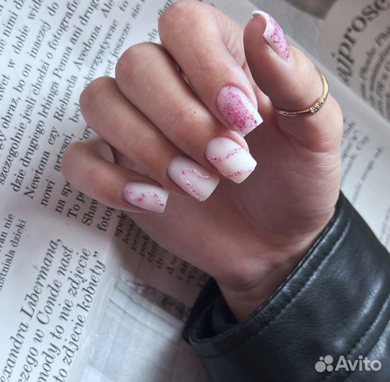 Модель на маникюр