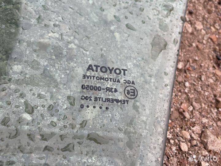 Стекло переднее правое камри 40