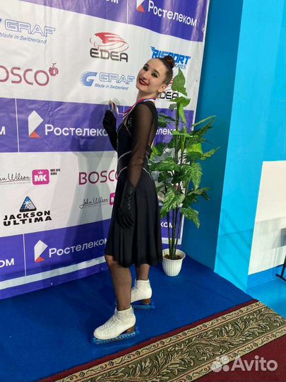 Тренер по фигурному катанию