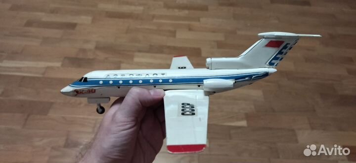 Модель самолёта як-40, СССР