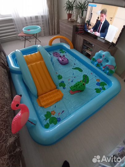 Бассейн детский новый