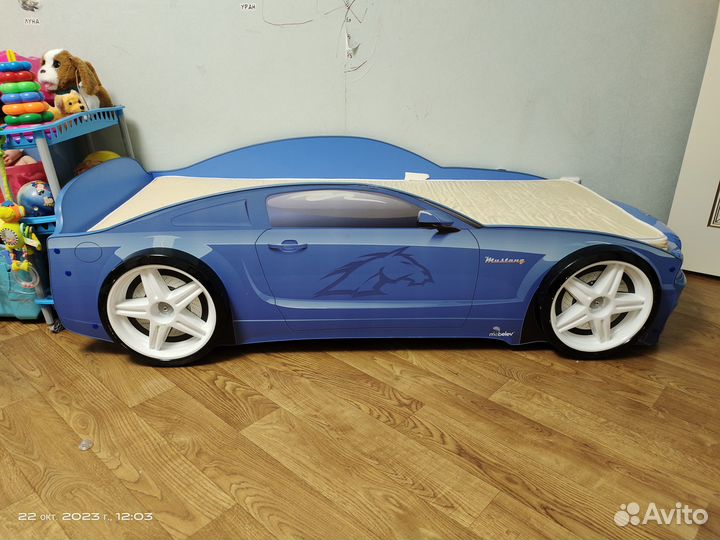 Детская кровать машина с матрасом