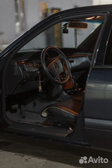 Mercedes-Benz E-класс 2.0 AT, 1998, 276 281 км